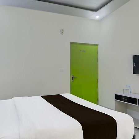 Super Hotel O Banthara Near Airport Banthra Sikandarpur Dış mekan fotoğraf
