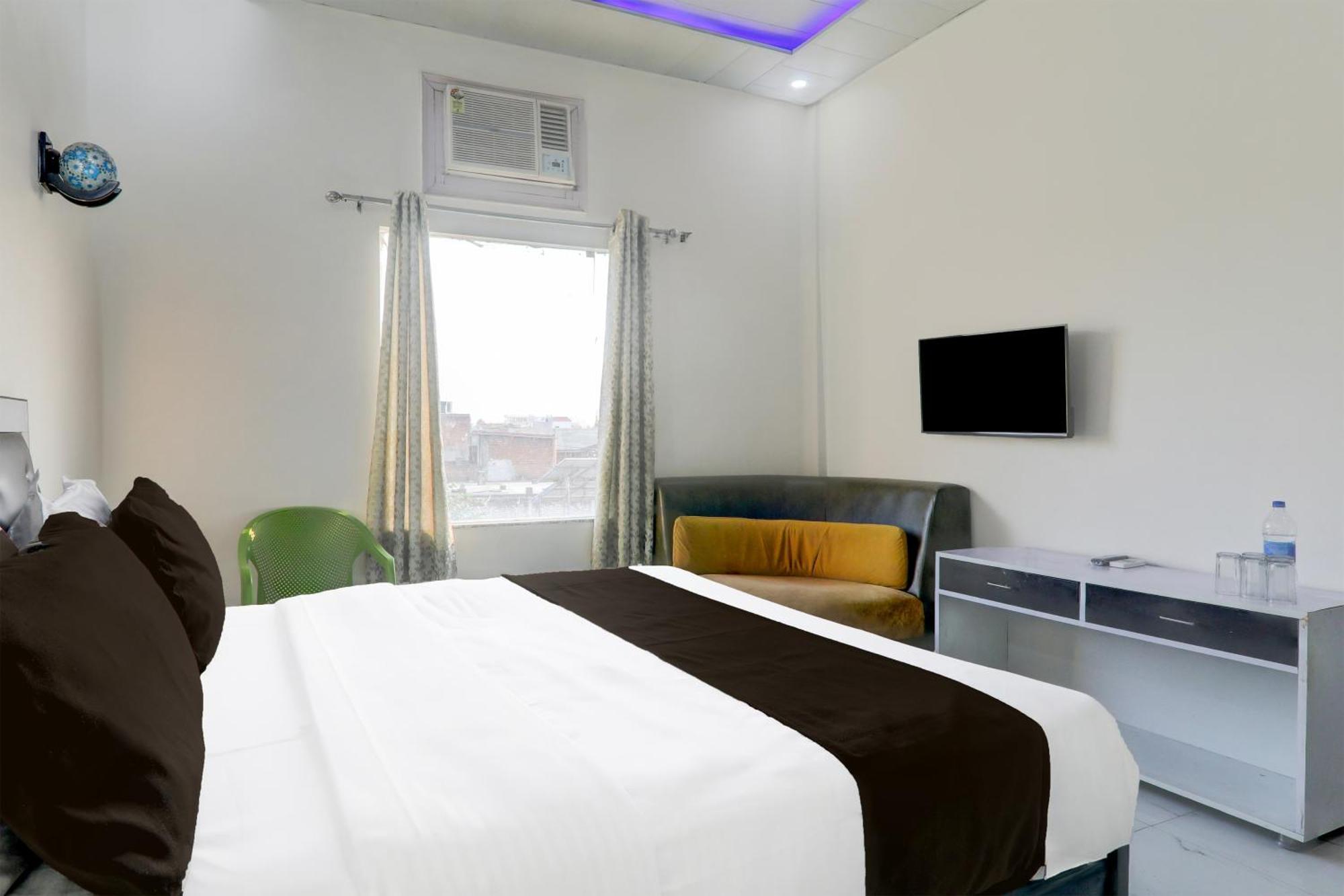 Super Hotel O Banthara Near Airport Banthra Sikandarpur Dış mekan fotoğraf