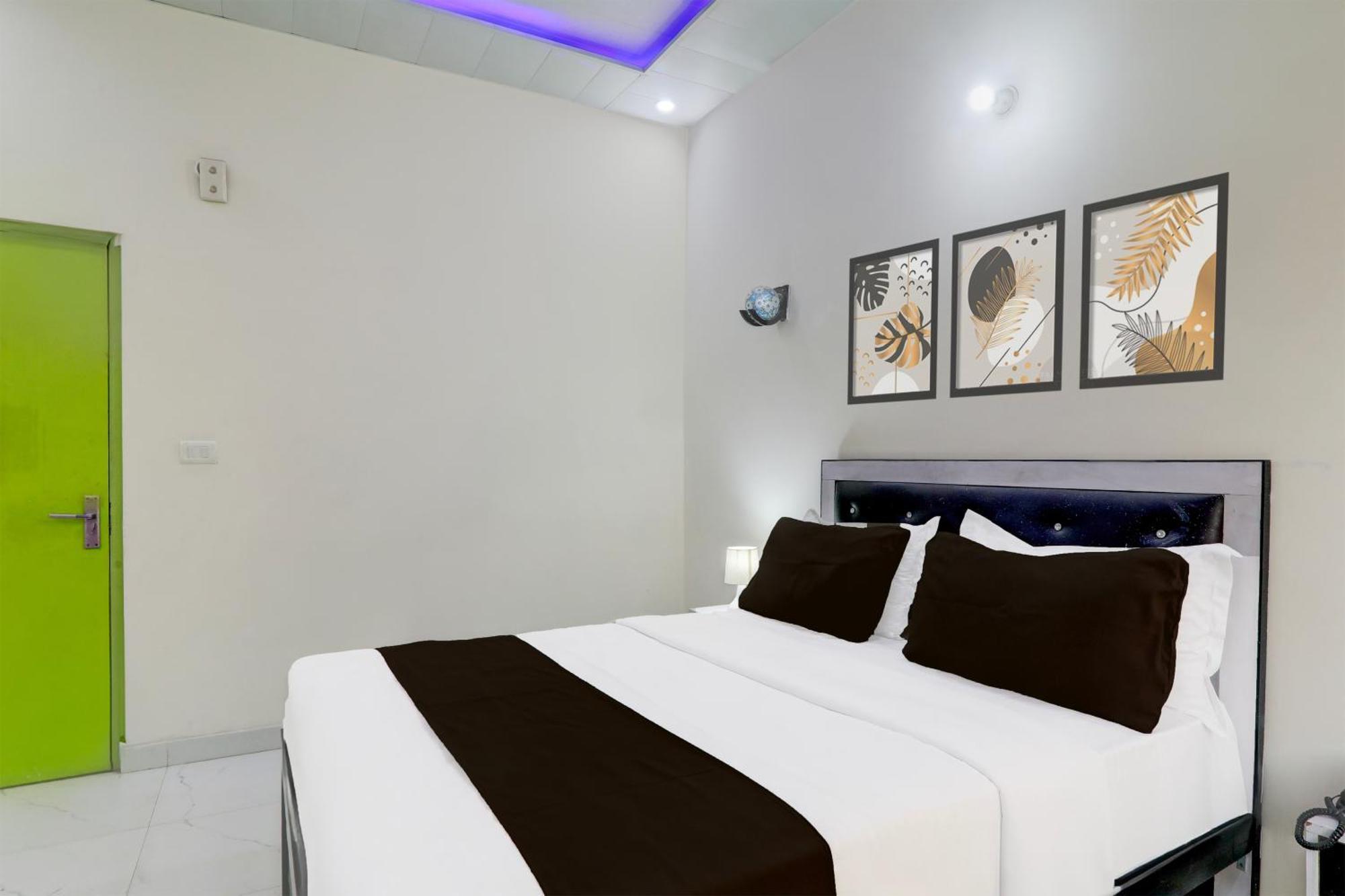 Super Hotel O Banthara Near Airport Banthra Sikandarpur Dış mekan fotoğraf